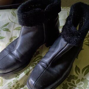Faux Fur Trim Black Ankle Boots Laura Scott Side Zipper Size 8M